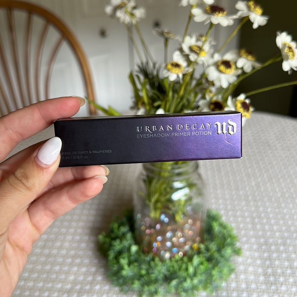 Eyeshadow primer
